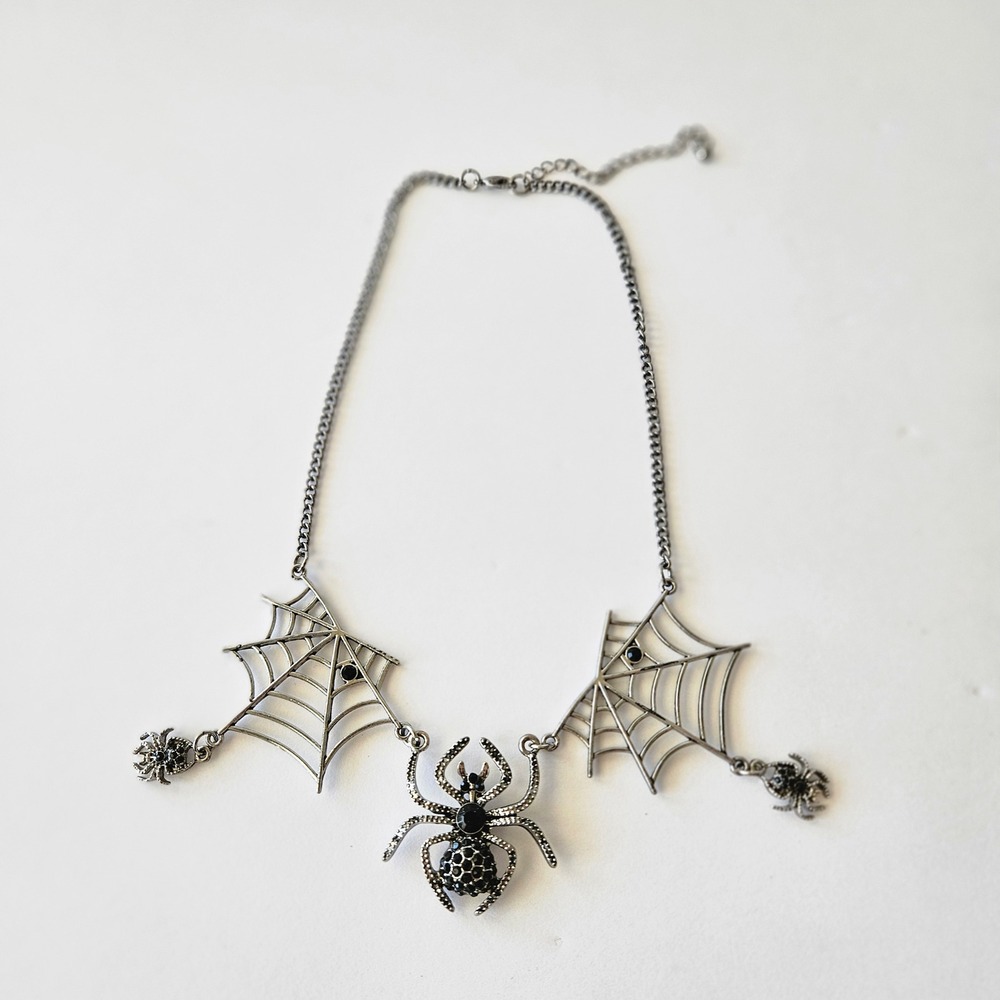 Pier‎ 1 Imports Halloween Spider Web Black Rhinestones Necklace - 16in